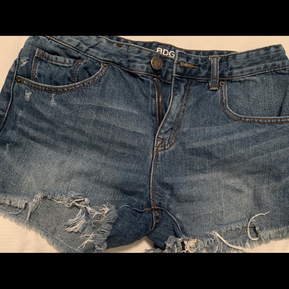 BDG mid rise jean shorts size 27